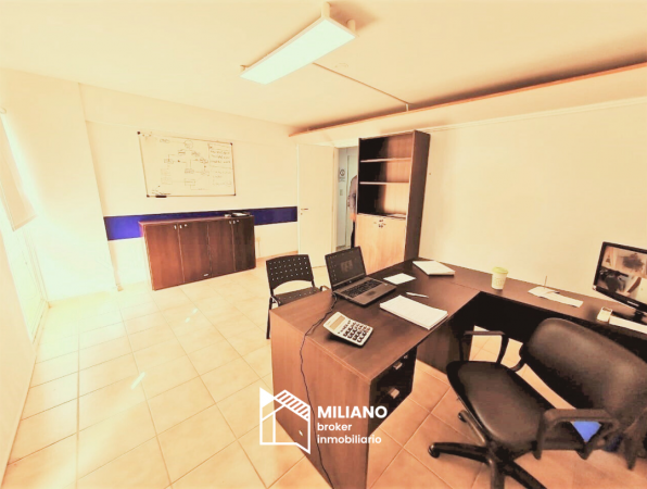 OFICINA COMERCIAL - en pleno Centro de Santa Rosa