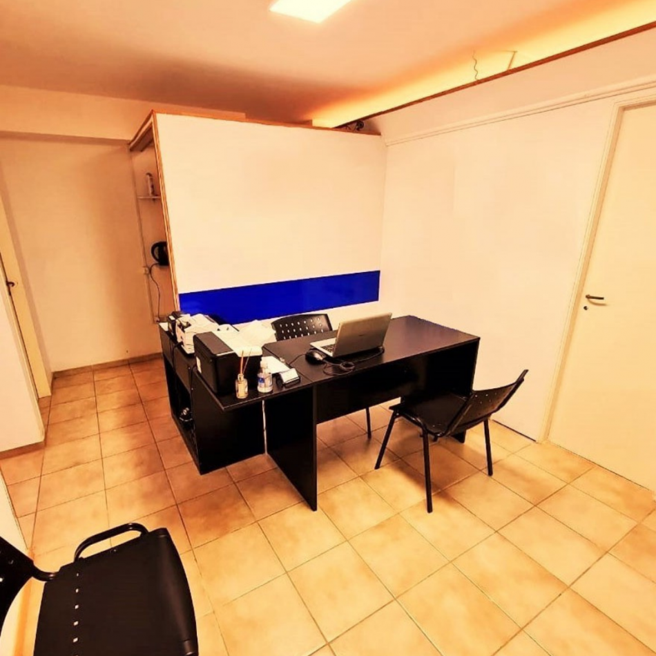 Oficina Amplia - Micro Centro Santa Rosa - Construccion Nueva