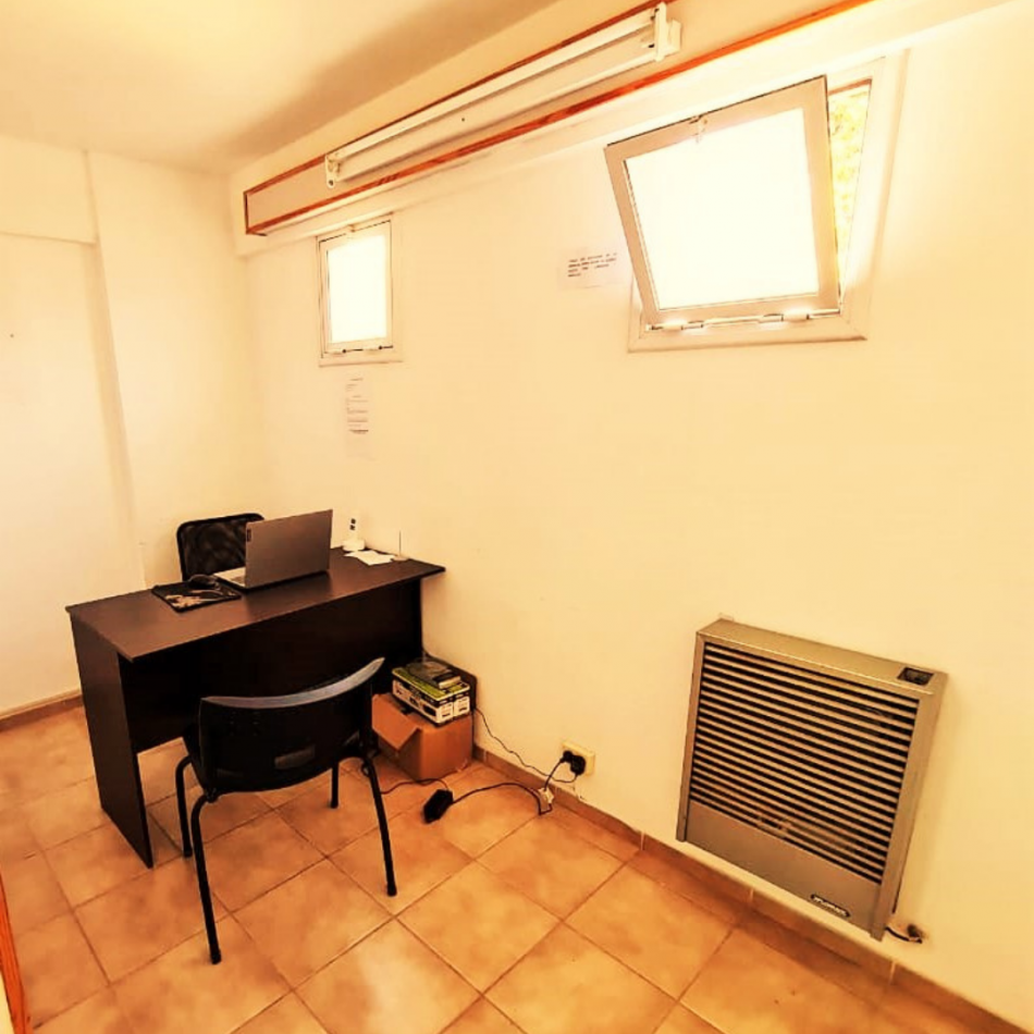 Oficina Amplia - Micro Centro Santa Rosa - Construccion Nueva