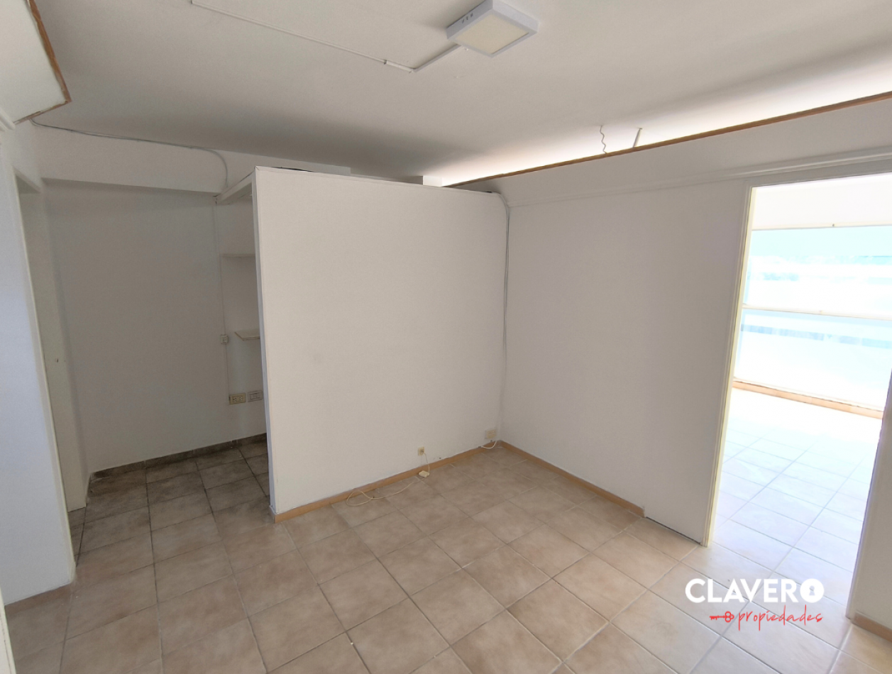 Oficina Amplia - Micro Centro Santa Rosa - Construccion Nueva