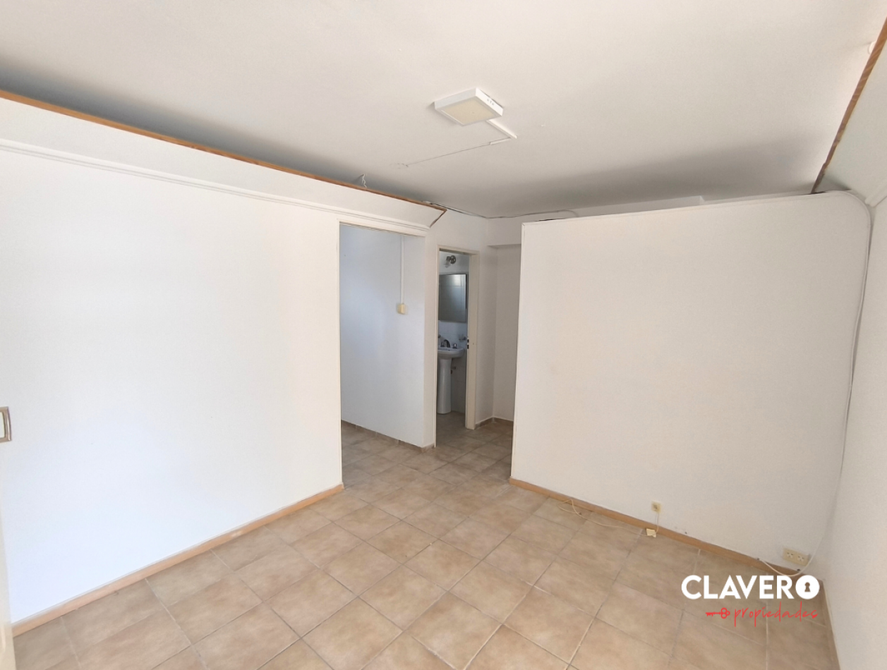 Oficina Amplia - Micro Centro Santa Rosa - Construccion Nueva