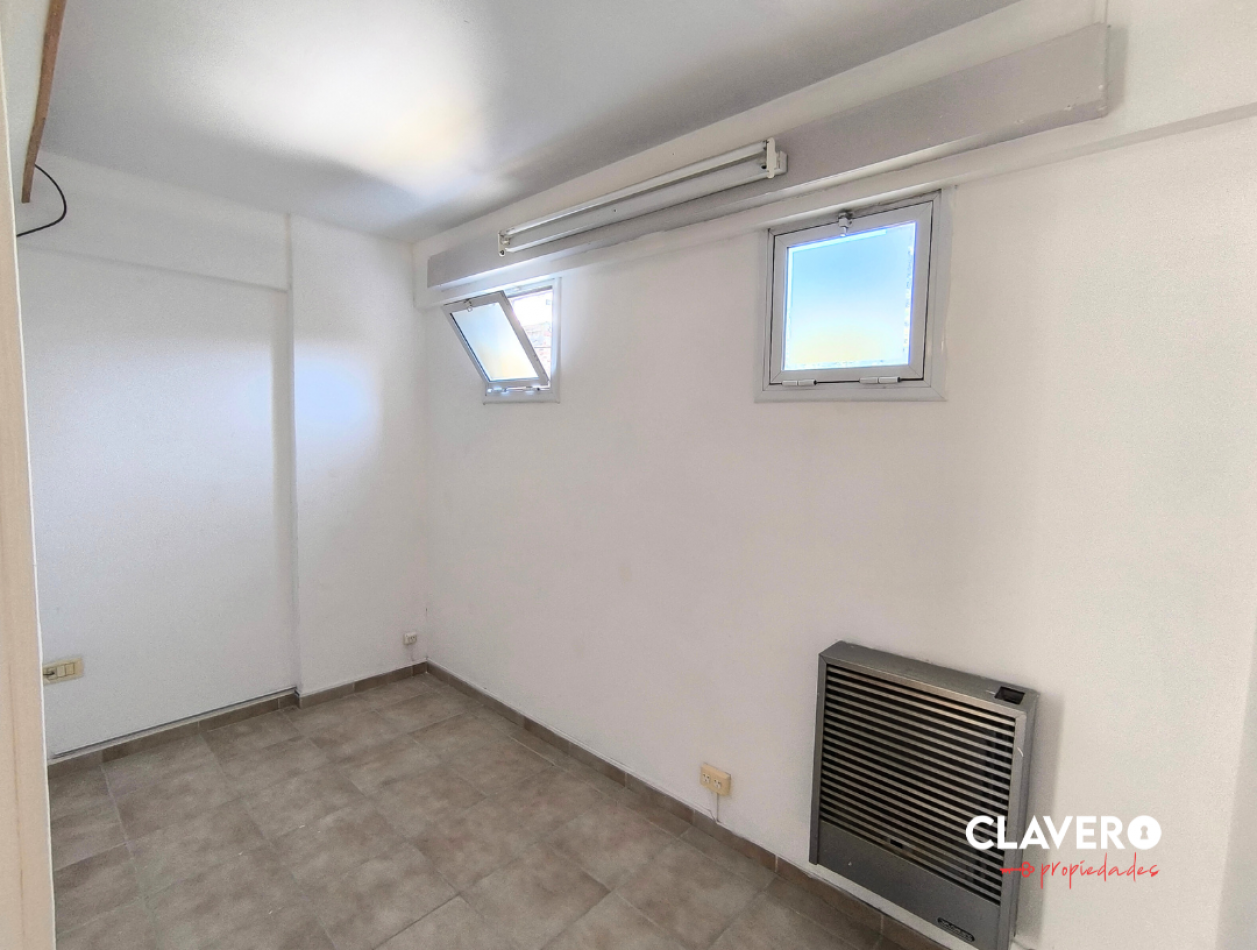 Oficina Amplia - Micro Centro Santa Rosa - Construccion Nueva