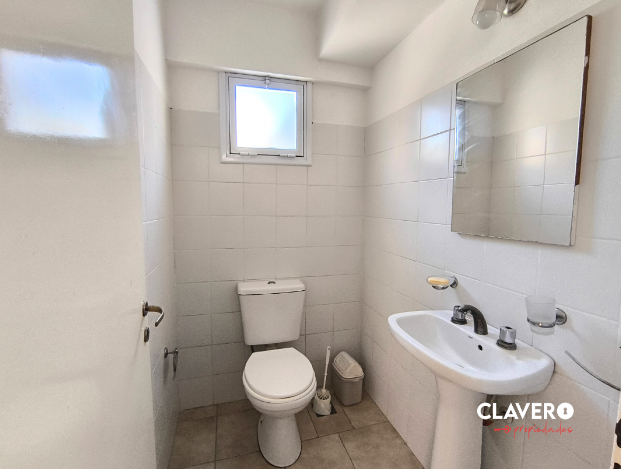 Oficina Amplia - Micro Centro Santa Rosa - Construccion Nueva