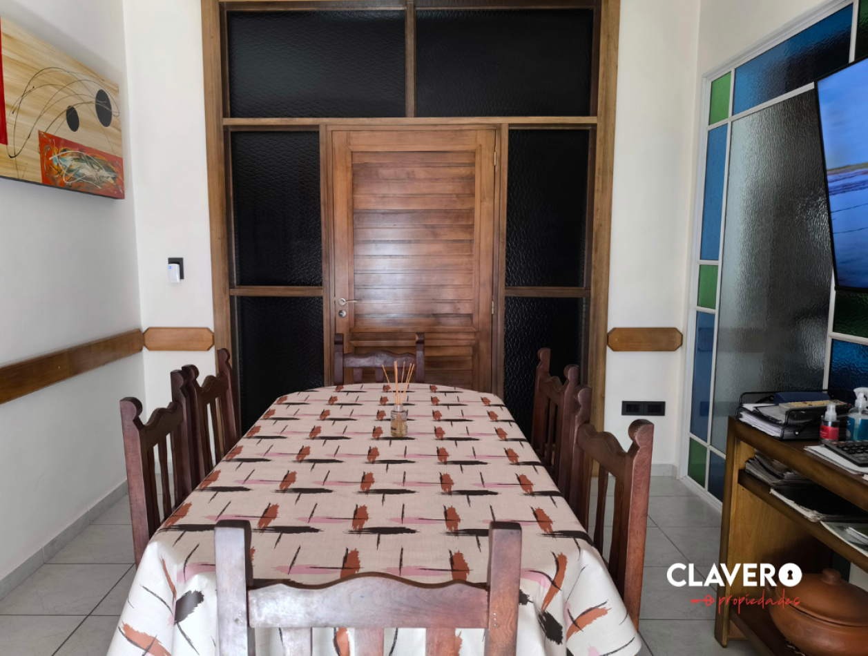 Hermosa Casa - Raul B Diaz esquina Buenos Aires, B° Tomas Mason, Santa Rosa.