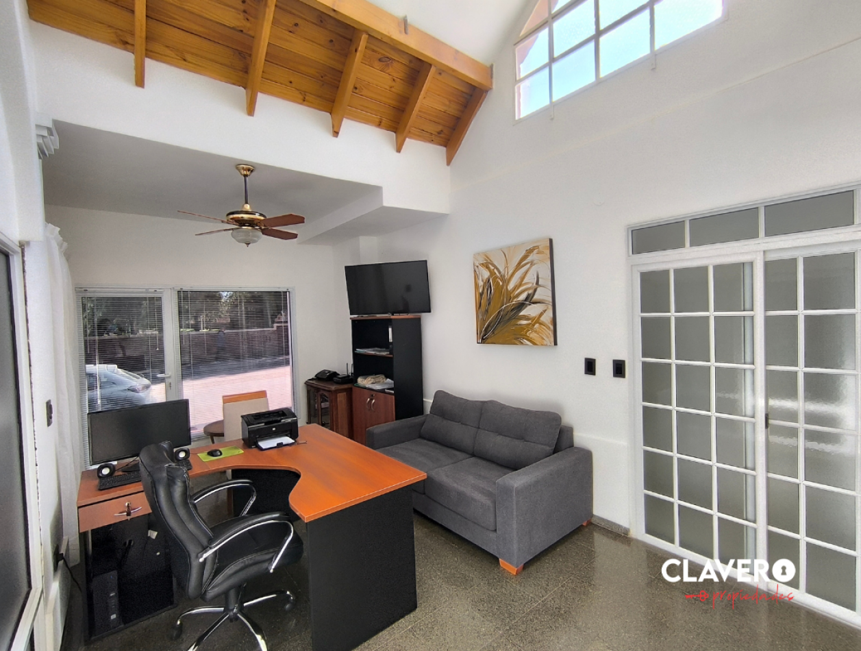 Hermosa Casa - Raul B Diaz esquina Buenos Aires, B° Tomas Mason, Santa Rosa.