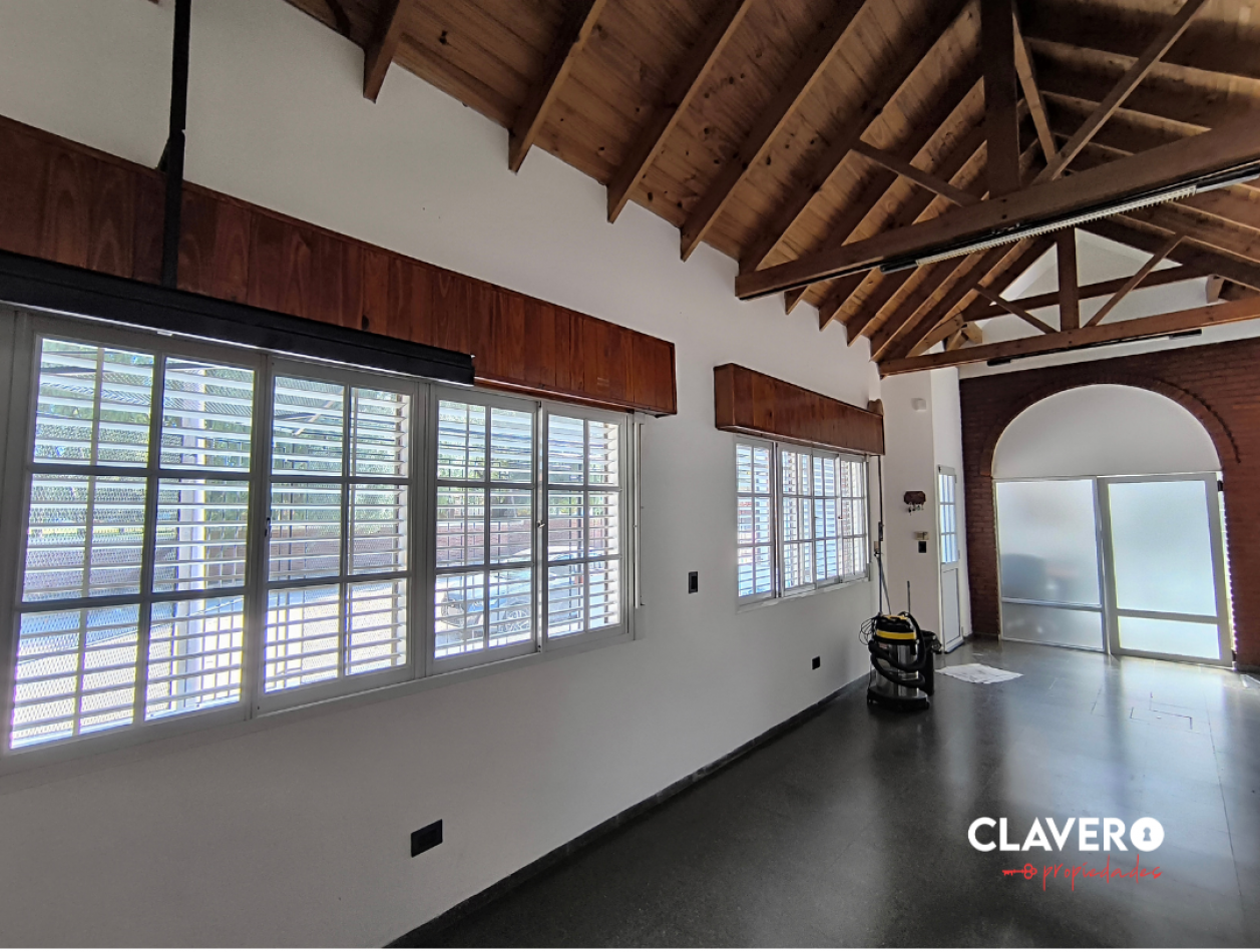 Hermosa Casa - Raul B Diaz esquina Buenos Aires, B° Tomas Mason, Santa Rosa.