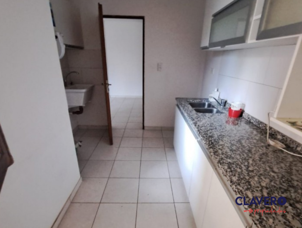 VENTA Dpto. 2 dorm. con cochera - Adjudicado - u$s.65.000.-